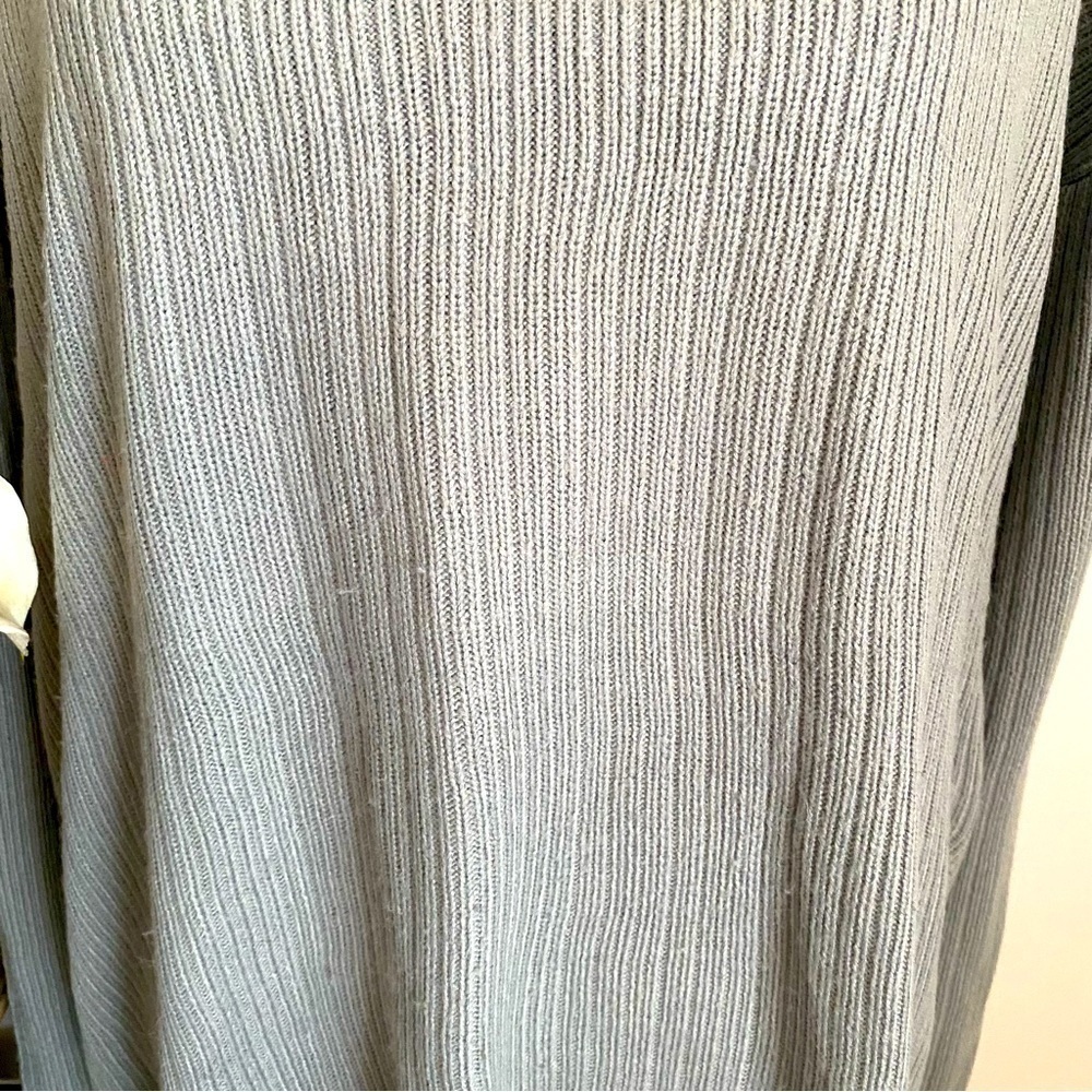 SOUTH Pole mens grey turtle neck sweater size L gently used. - Picture 5 of 6